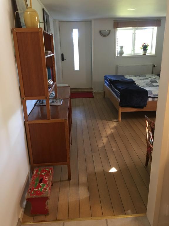 Rum I Villa - Kaerleksudden Norrtaelje Extérieur photo